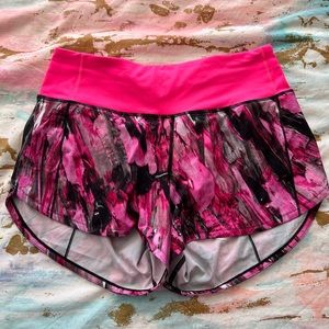 Lululemon pink and black pattern speed up short